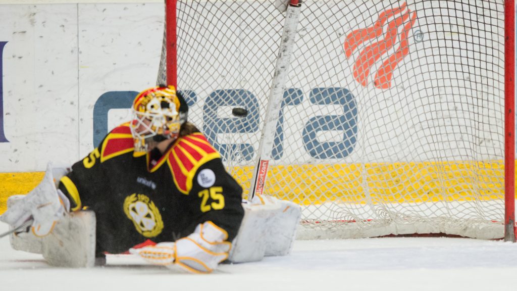 Samantha Hanson avgörande straffmål under matchen mot Brynäs 170114